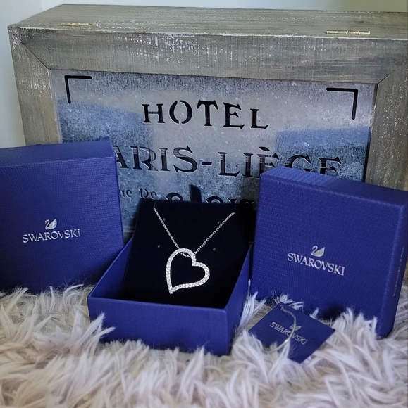 Swarovski Silver Heart Studded Pendant - Picture 13 of 14